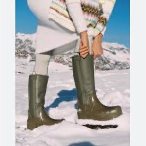 Ugg Raincloud tall boots, size 7, new